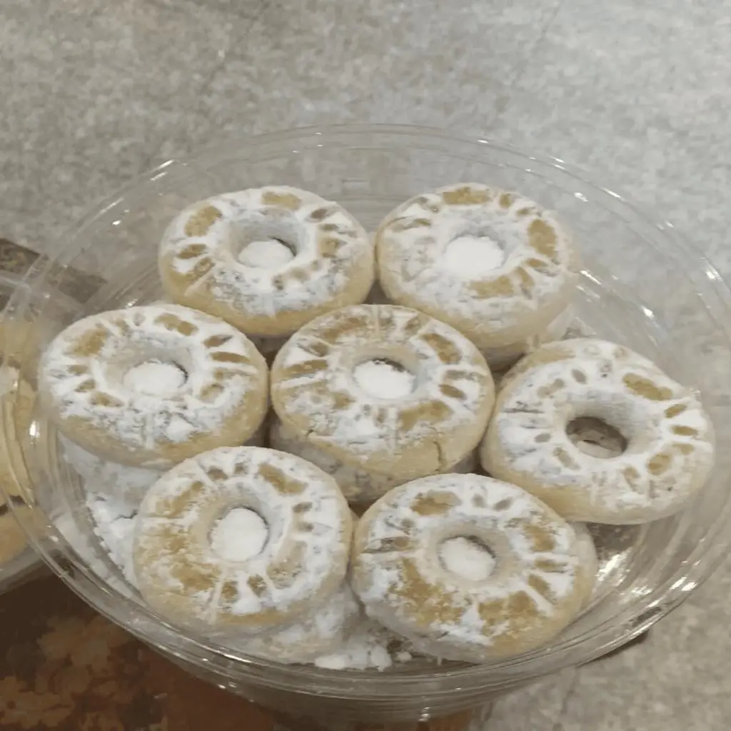 معمول أساور ابيض